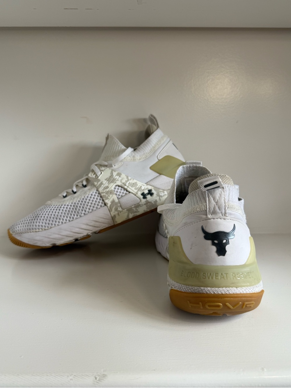 Under Armour Men’s 11.5 White & Cream Athletic Training Shoes